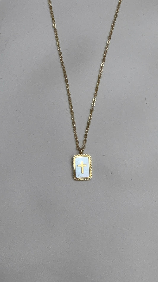 Collar cruz con nácar