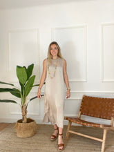 Cargar imagen en el visor de la galería, Vestido Varzea Beige
