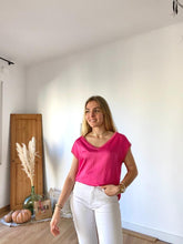 Cargar imagen en el visor de la galería, Camiseta Resti Rosa

