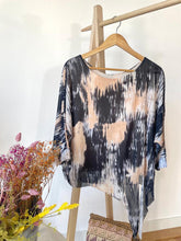Cargar imagen en el visor de la galería, Blusa Moor
