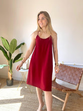 Cargar imagen en el visor de la galería, Vestido Sadurni Granate
