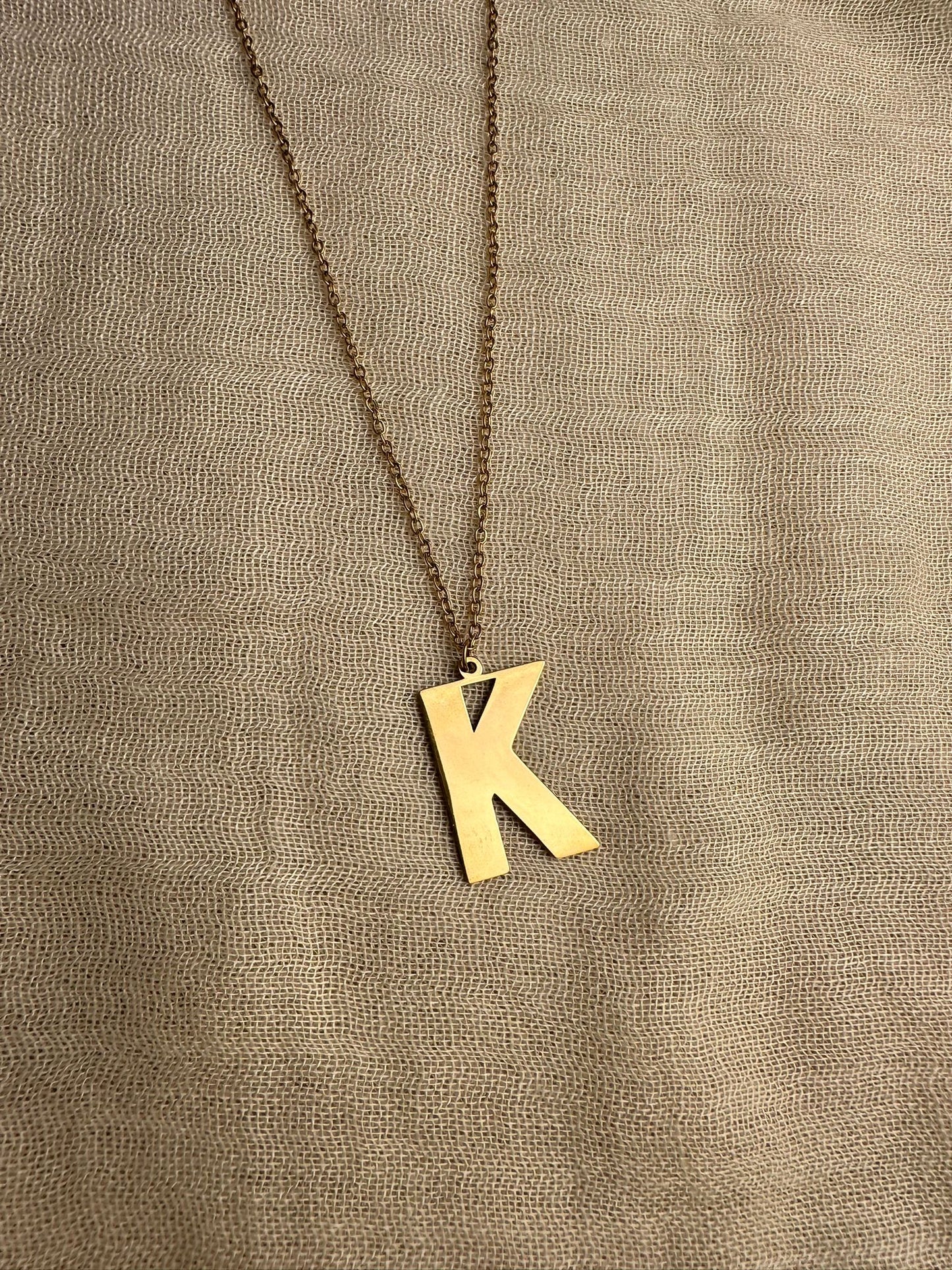 Collar letra K